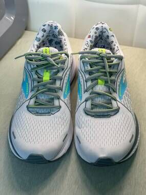 Brooks Adrenaline GTS 21 Women's Size 11 Nurse Appreciation Shoes 1203291B042